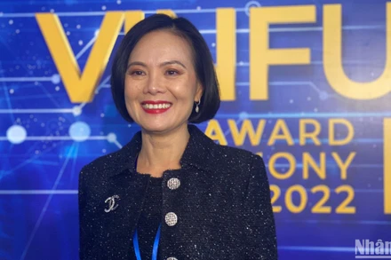 Giáo sư Nguyễn Thục Quyên, đồng Chủ tịch Hội đồng Sơ khảo, Đại học California, Santa Barbara, Hoa Kỳ.