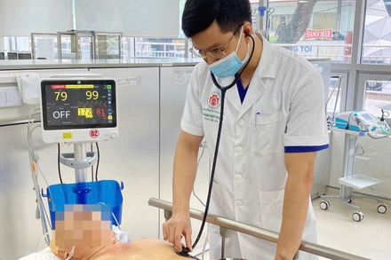 Bệnh nhân đang được điều trị tích cực. 