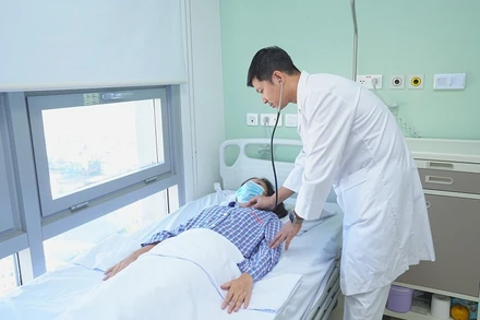 Bệnh nhân hồi phục sức khỏe sau ca phẫu thuật.
