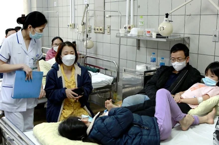 Các cháu nằm điều trị tại Bệnh viện Bạch Mai.