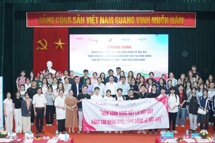 Gần 500 sinh viên của Học viện Y-Dược học cổ truyền Việt Nam tham dự chương trình. (Ảnh: T.X)