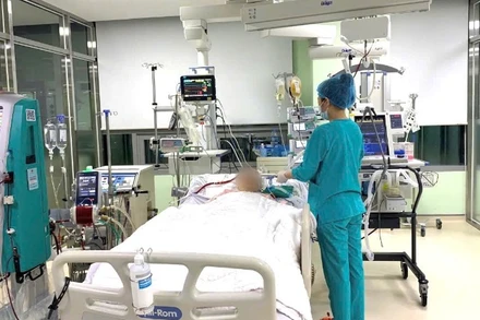Bệnh nhân nằm điều trị tại Bệnh viện Trung ương Quân đội 108.