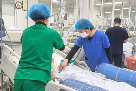 Bệnh nhân đang được điều trị tích cực.