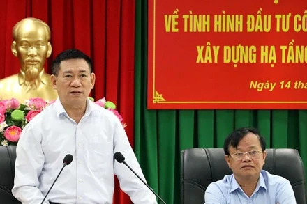 Bộ trưởng Tài chính Hồ Đức Phớc phát biểu kết luận tại buổi làm việc.