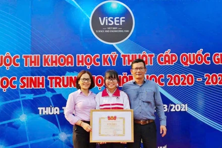 Học sinh Trần Ngọc Tâm Phúc trong một lần đạt giải tại kỳ thi quốc gia.