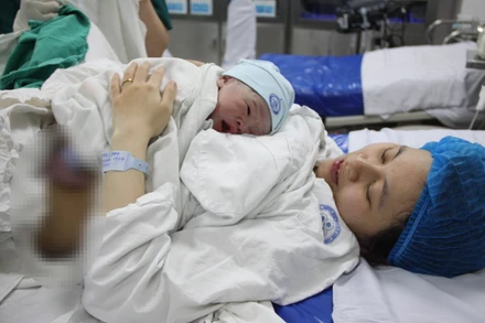 Bé trai Trần Hữu Nghị chào đời tại Bệnh viện Phụ sản Trung ương.