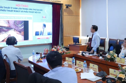 Các chuyên gia chia sẻ thông tin tại hội thảo.