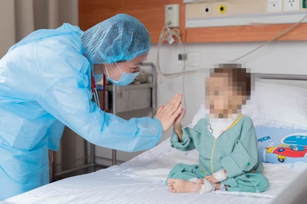 Bé L.C đã được phẫu thuật giảm đau bằng phương pháp ESP an toàn và không gây tác dụng phụ.