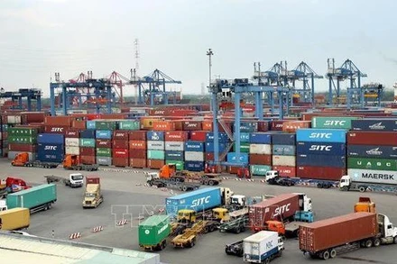 Hoạt động xuất nhập khẩu hàng hóa tại cảng Sài Gòn khu vực 1. (Ảnh minh họa: Hoàng Hùng/TTXVN)