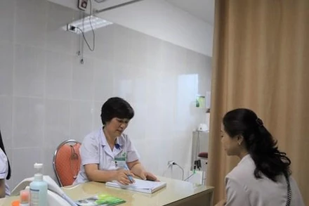 Phụ nữ nên khám sàng lọc ung thư cổ tử cung. (Ảnh: BV Phụ sản Hà Nội)