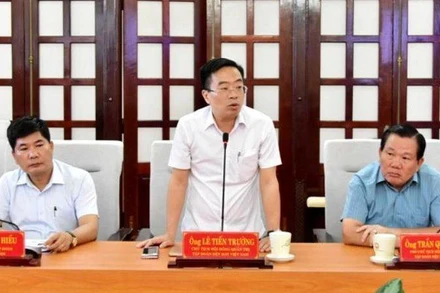 Chủ tịch HĐQT Tập đoàn Dệt may Việt Nam Lê Tiến Trường kiến nghị tỉnh Thừa Thiên Huế tạo điều kiện cho Tập đoàn được thuê dài hạn đất tại Khu công nghiệp Phú Bài 4. 