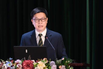 Giáo sư Hoàng Văn Minh, Hiệu trưởng Trường đại học Y tế công cộng.