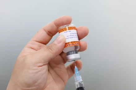 Vaccine phòng sởi.