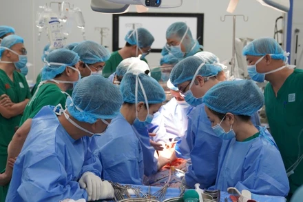 Kíp y bác sĩ thực hiện lấy, ghép đa tạng tại Bệnh viện Quân y 175.