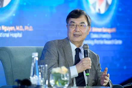 Giáo sư Shimon Sakaguchi.