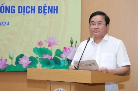 Tiến sĩ Hoàng Minh Đức, Cục trưởng Cục Y tế dự phòng.
