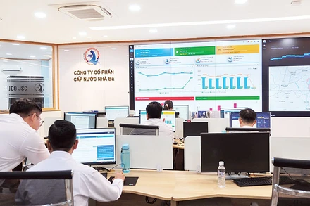 Công ty cổ phần Cấp nước Nhà Bè luôn chú trọng chuyển đổi số, đáp ứng dịch vụ chăm sóc khách hàng tốt nhất.