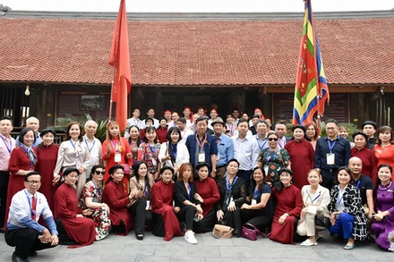 Đoàn kiều bào về dự Giỗ Tổ Hùng Vương năm 2023.