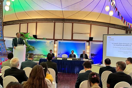 Đại sứ quán Pháp tổ chức họp về phát triển giao thông bền vững tại Việt Nam. (Ảnh Đại sứ quán Pháp tại Việt Nam)