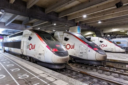 Tàu cao tốc TGV, tuyến đường sắt chính của du lịch đường dài ở Pháp.