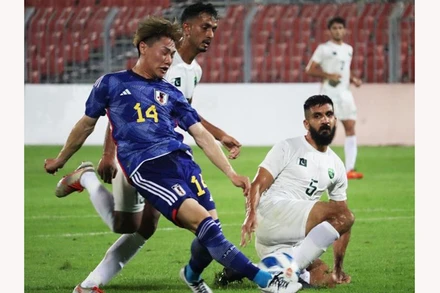 Pha tranh bóng trong trận U23 Nhật Bản thắng đậm U23 Pakistan 6-0 tại vòng loại. (Ảnh JFA)