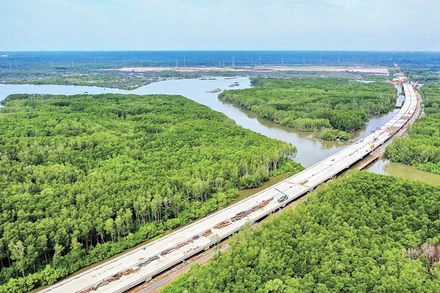 VEC phấn đấu thông xe toàn bộ dự án đường cao tốc Bến Lức-Long Thành vào quý III năm 2025.