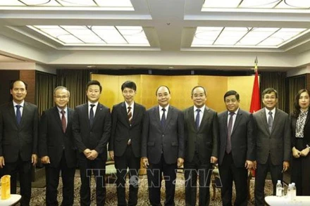 Trong thời gian ở Nhật Bản tham dự các hoạt động của Lễ Quốc tang cố Thủ tướng Abe Shinzo, Chủ tịch nước Nguyễn Xuân Phúc tiếp Thống đốc tỉnh Tochigi Fukuda Tomikazu. (Ảnh: TTXVN)