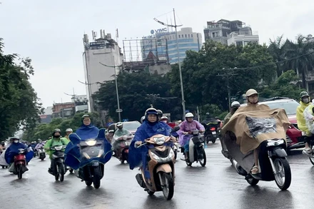 Khu vực Hà Nội được cảnh báo mưa dông cần đề phòng lốc, sét. (Ảnh minh họa: Đ.T)
