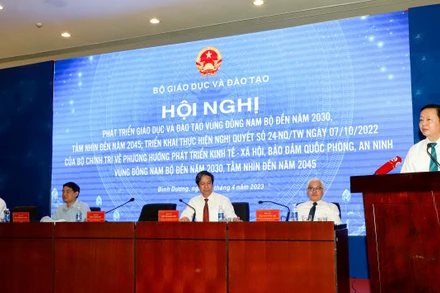 Phó Thủ tướng Trần Hồng Hà phát biểu ý kiến tại hội nghị.