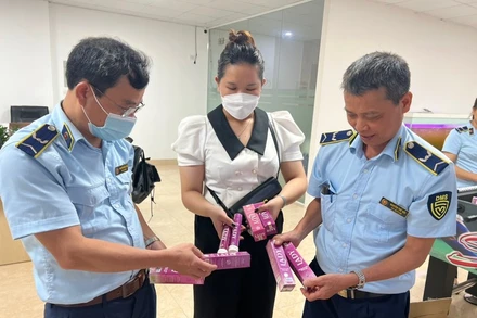 Hàng hóa vi phạm bị lực lượng quản lý thị trường thu giữ.