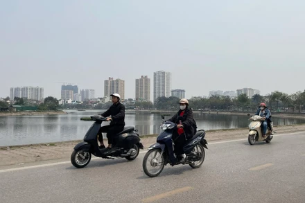 Dự báo khu vực Hà Nội từ đêm 12/4 trời chuyển lạnh. Ảnh minh họa: Đ.T