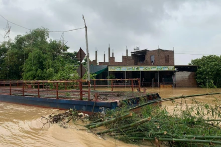 Vùng dân cư thôn Kênh Gà, xã Gia Thịnh, huyện Gia Viễn ( Ninh Bình) bị ngập lụt do mưa, lũ lớn.