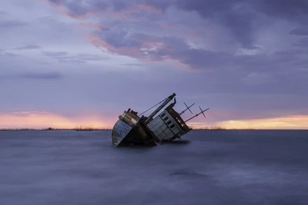 Minh họa về việc lật tàu. Ảnh: Báo bưu điện Jakarta.