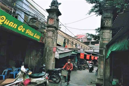 Cổng chợ xưa có lịch sử hơn 100 năm.