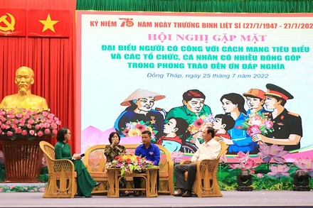 Đại biểu tham gia tọa đàm tại Hội nghị.