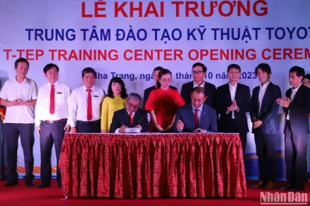 Lễ khai trương trung tâm đào tạo kỹ thuật Toyota tại Trường Cao đẳng kỹ thuật công nghệ Nha Trang.