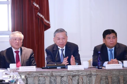 Tổng Bí thư, Chủ tịch nước Tô Lâm phát biểu tại Tọa đàm Tăng cường hợp tác Việt Nam-Hoa Kỳ trong phát triển ngành công nghiệp bán dẫn và trí tuệ nhân tạo. (Ảnh: Lâm Khánh/TTXVN) 