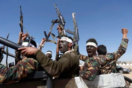 Các tay súng Houthi ở thủ đô Sanaa, Yemen. (Ảnh: AFP/TTXVN)