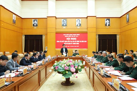 Chủ nhiệm Ủy ban Kiểm tra Trung ương Nguyễn Duy Ngọc và Đại tướng Phan Văn Giang chủ trì hội nghị.