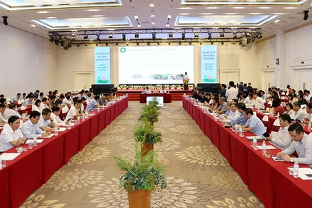 Các đại biểu tham dự hội thảo.