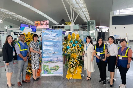 Chào đón những vị khách đến từ Yangon.