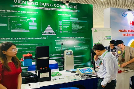 Nhiều hoạt động đổi mới sáng tạo được giới thiệu với khách hàng.