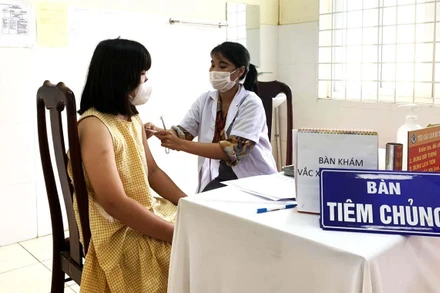 Tiêm vaccine là giải pháp hữu hiệu nhất trong công tác phòng, chống Covid-19 hiện nay.