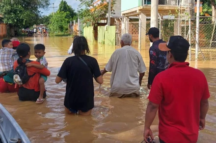 Di dời người dân bị lũ lụt ở Cobija, Pando, Bolivia. (Ảnh: Chính quyền Pando, Bolivia) 