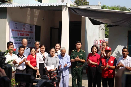 Khánh thành nhà ông Trần Đức Lộc.