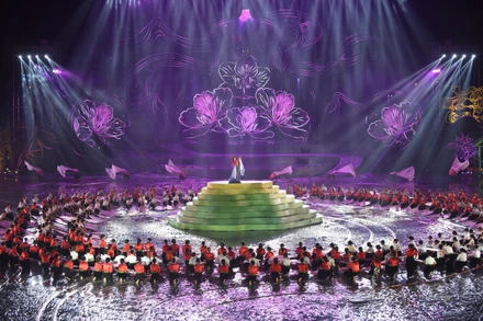 [Ảnh] Nghệ thuật Xòe Thái đón bằng Di sản nhân loại của UNESCO