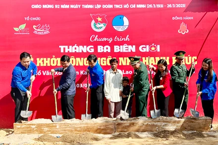 Khởi công “Ngôi nhà hạnh phúc” cho học sinh dân tộc mồ côi có hoàn cảnh khó khăn tại thị trấn Lao Bảo.