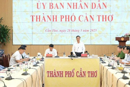 Quang cảnh cuộc họp của Ban Chỉ đạo 389 thành phố Cần Thơ.