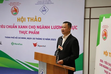 Ông Trần Phú Lữ, Giám đốc Trung tâm Xúc tiến Thương mại và Đầu tư Thành phố Hồ Chí Minh phát biểu tại hội thảo.