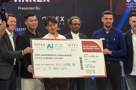 Nomi, trợ lý tài chính cá nhân ứng dụng trí tuệ nhân tạo (AI) giành giải Nhất tại GITEX Asia 2025 (Ảnh CTV)